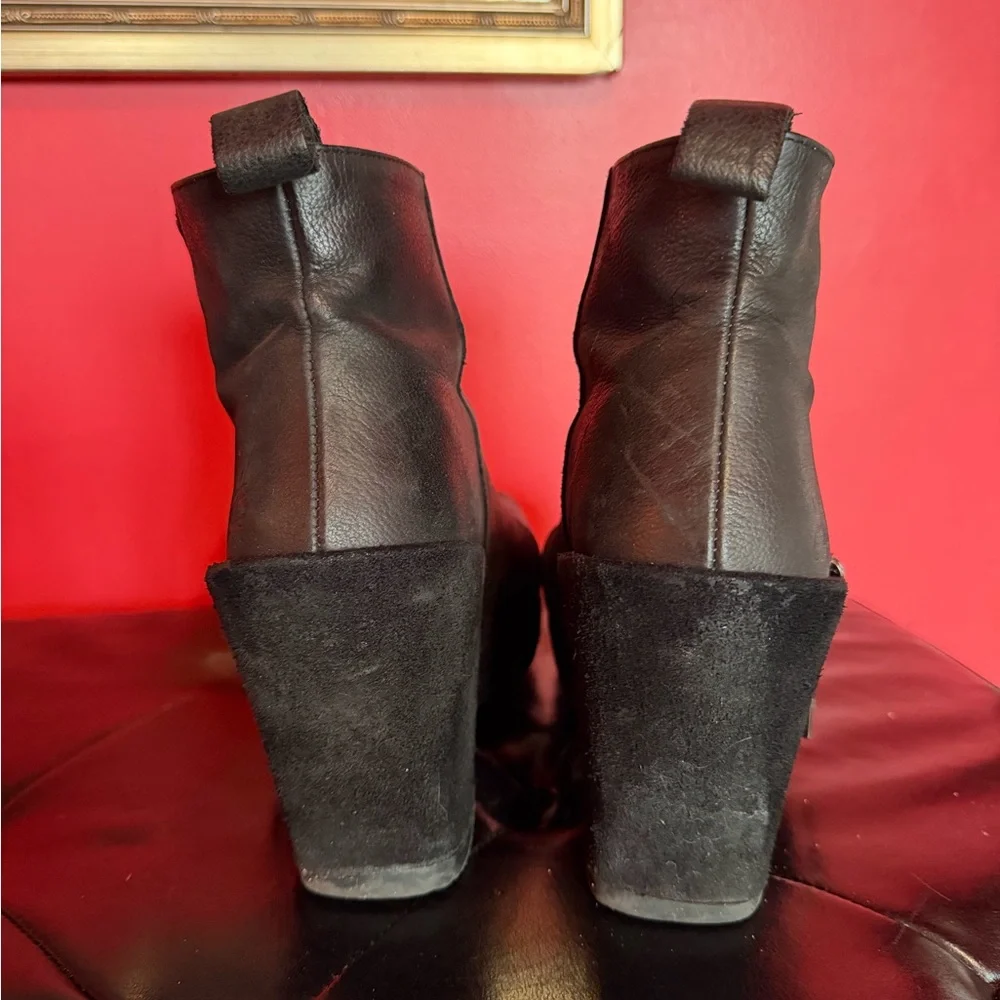 John Fluevog Black Leather Platform Ankle Boots - Picture 5 of 8